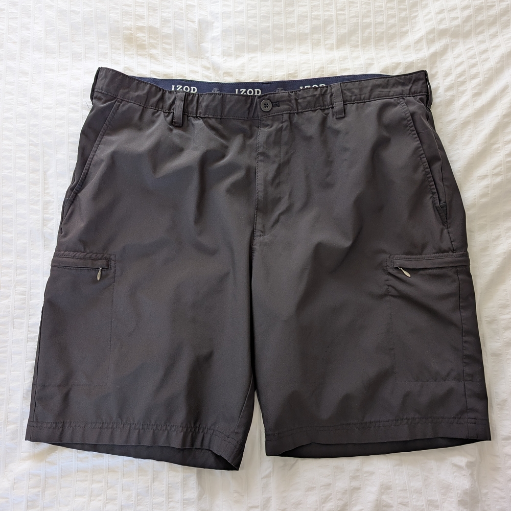 IZOD Men's Gray Cargo Shorts